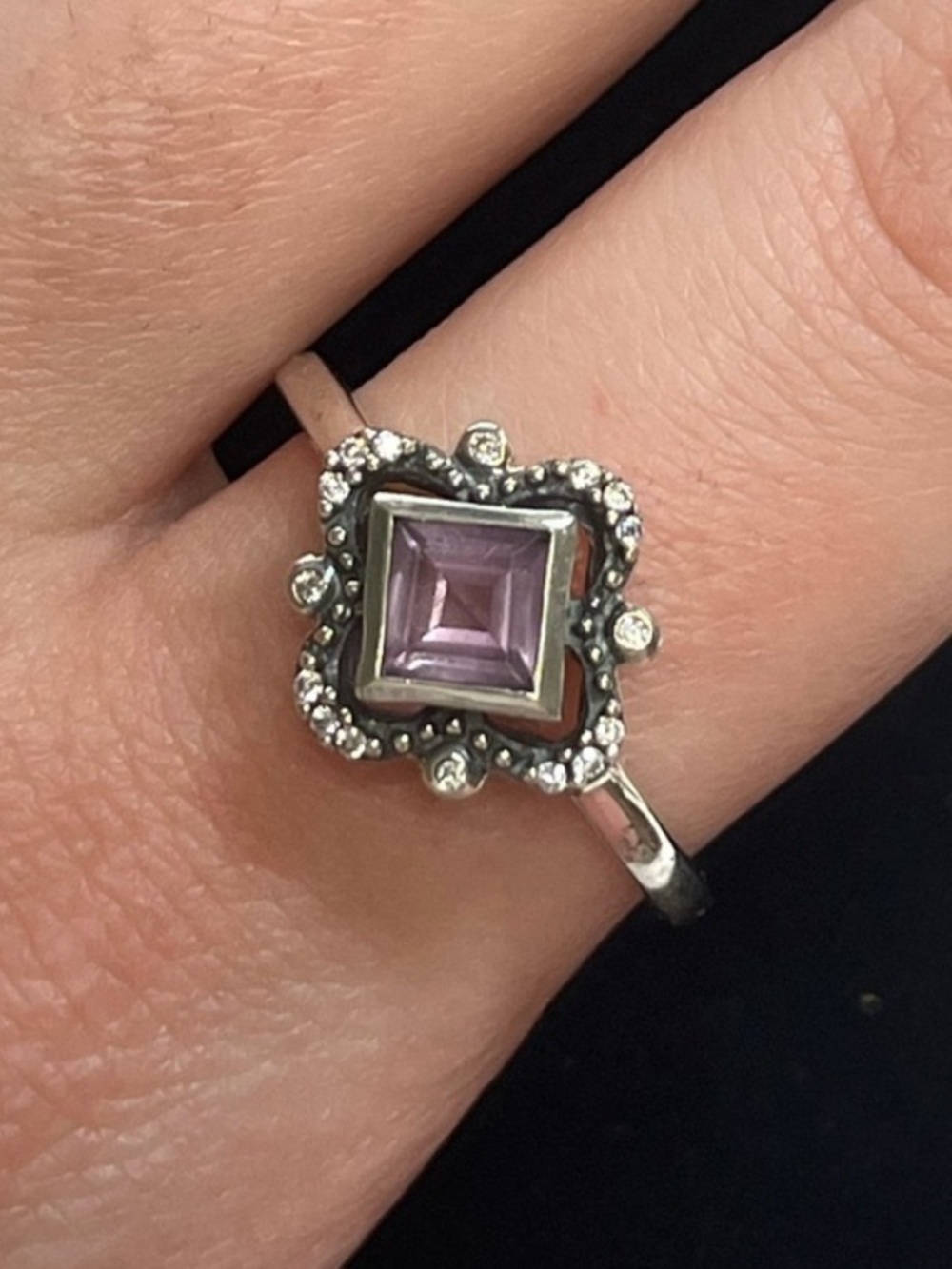 Sterling silver purple ring. Vintage-look
925. Stamped. 
Size 10